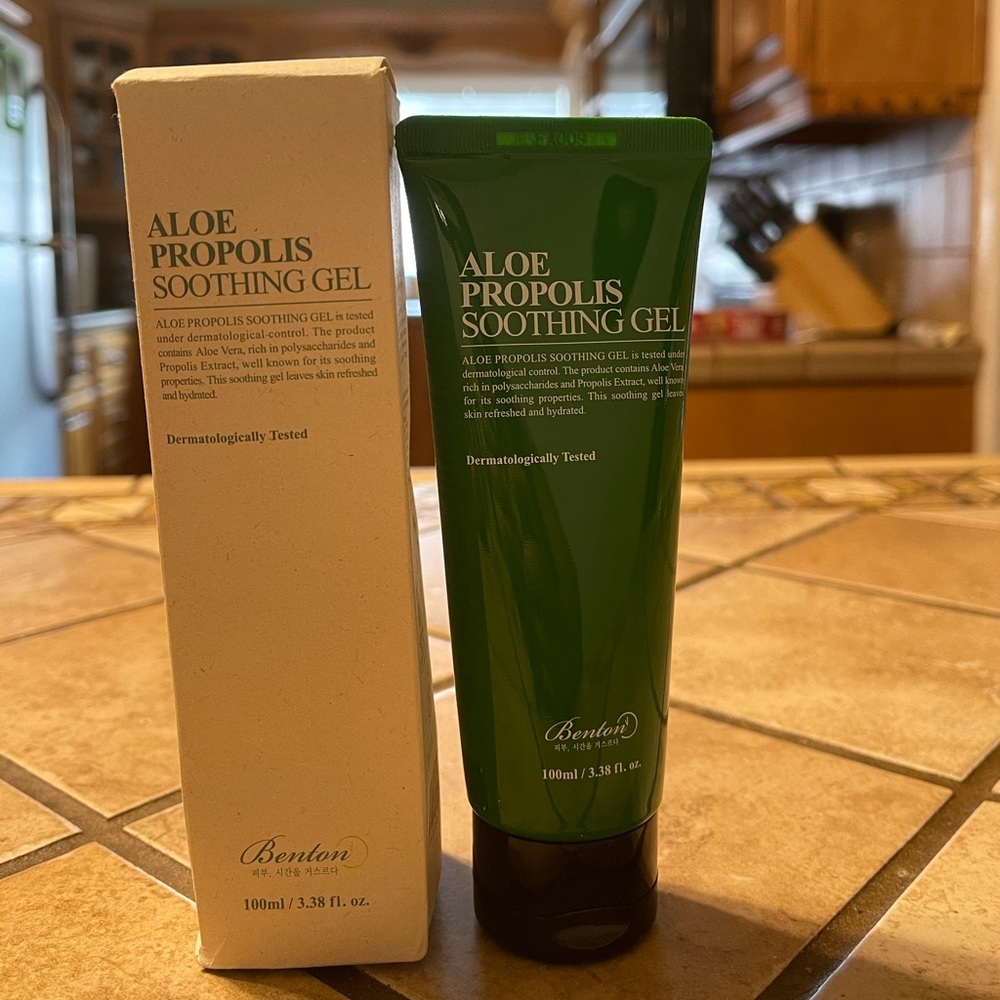 Aloe propolis soothing Gel, new un opened box